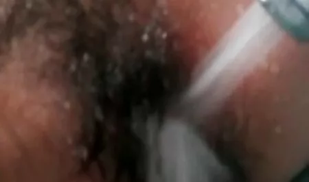 Curly njemačka porno extra hd drolja ima sve rupe sjebane