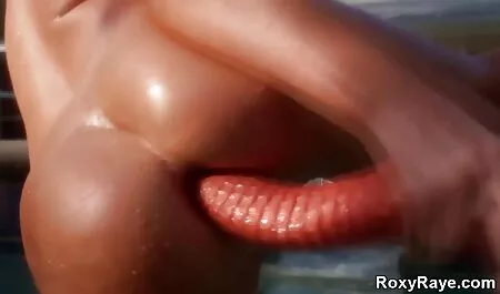 Seksi mlada brineta i svijetloplavi mikro bikini trakice na andrew blake xxx web kameri