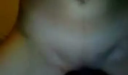 Euro Britanija Milf Annabel još više stavlja free retro porno svoje prste na posao