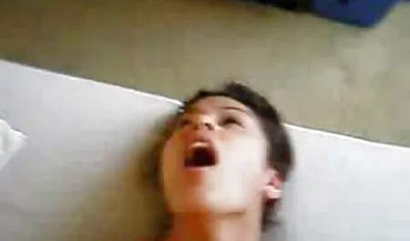 Nikki se porno fotografii sviđa upaljač