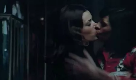Seksi Alexis Kristalni film pormo jahači penis